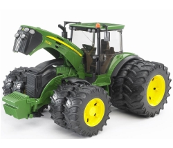 טרקטור John Deere 7930 עם גלגלים כפולים 3052