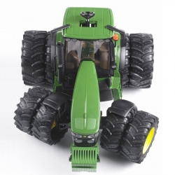 טרקטור John Deere 7930 עם גלגלים כפולים 3052